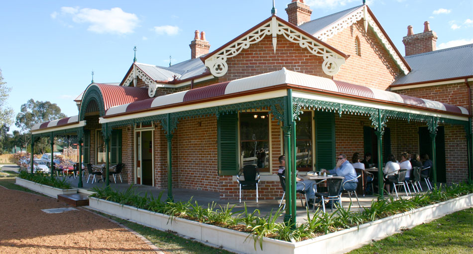 Alroy Tavern in Plumpton - photo 1