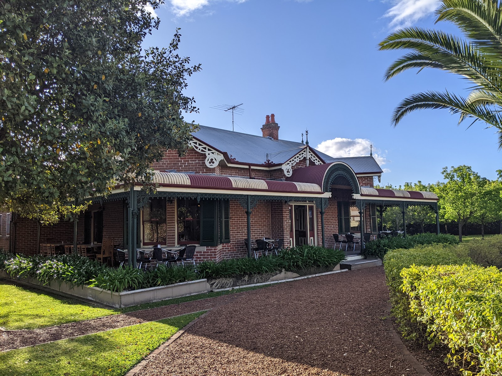 Alroy Tavern in Plumpton - photo 2