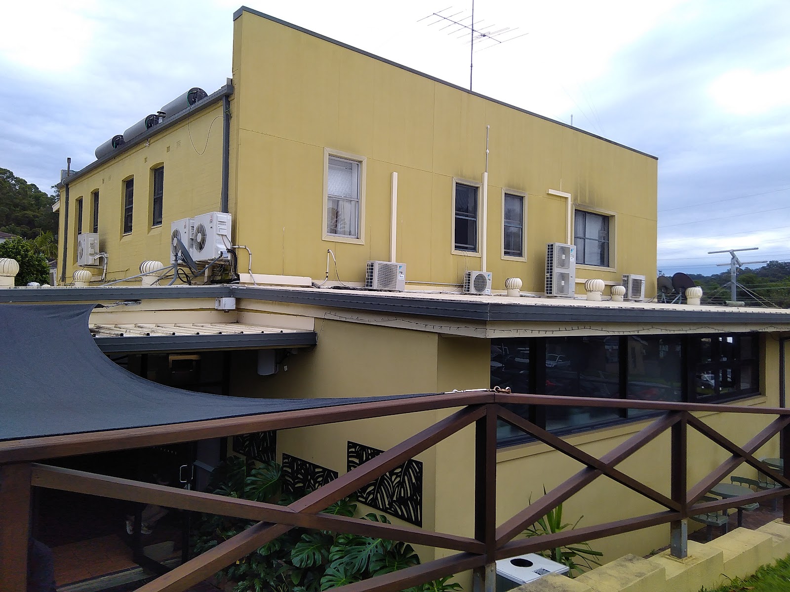 Anglers Rest Hotel in Brooklyn - photo 2