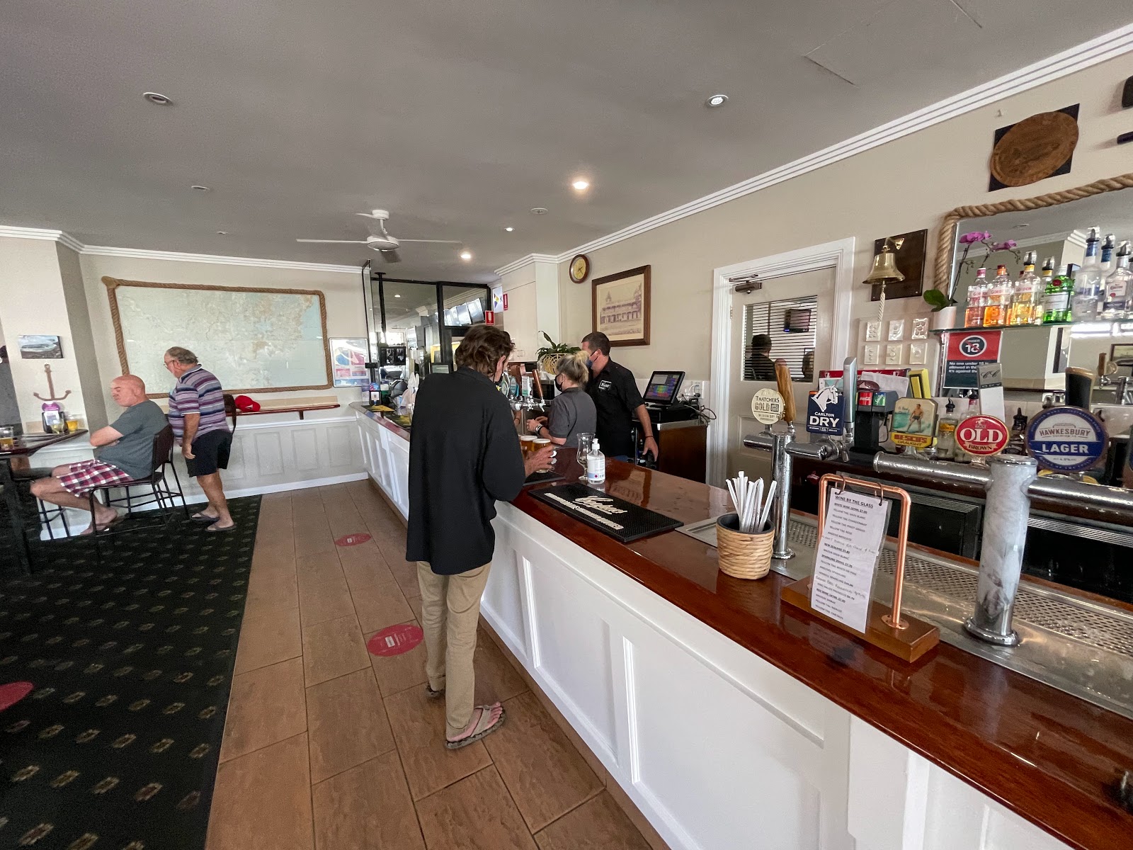 Anglers Rest Hotel in Brooklyn - photo 4