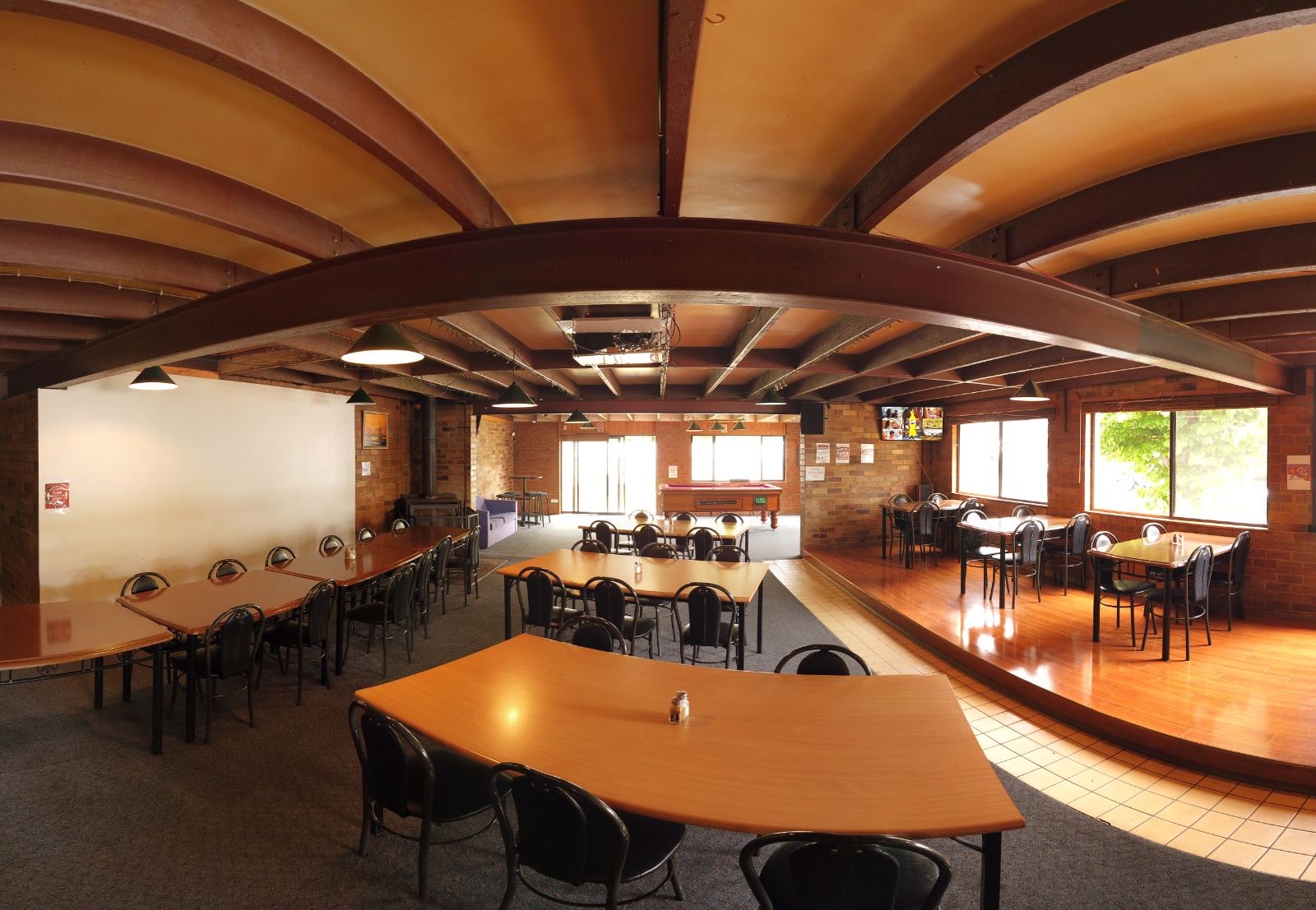 Apsley Arms Hotel in Walcha - photo 4