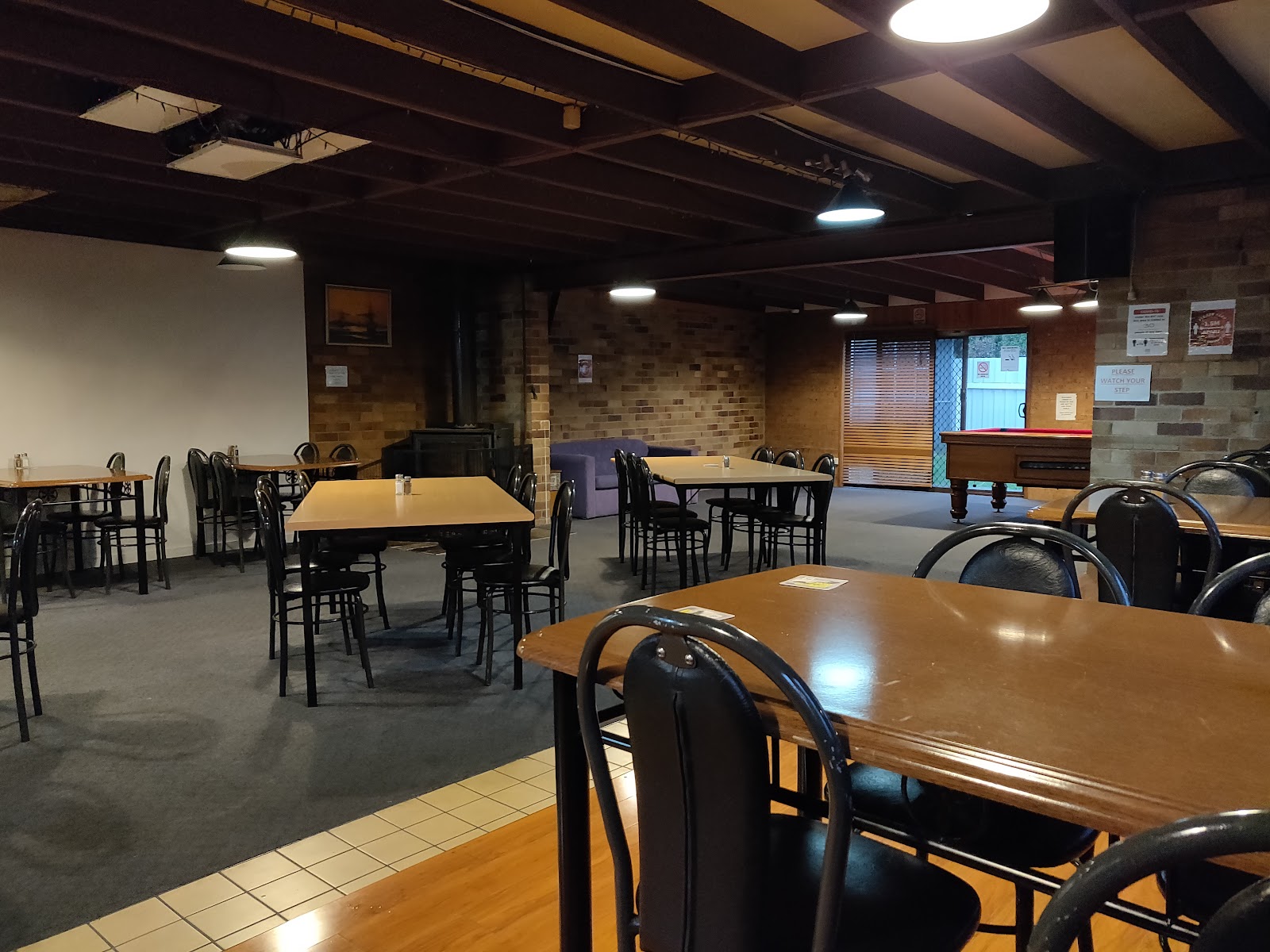Apsley Arms Hotel in Walcha - photo 6