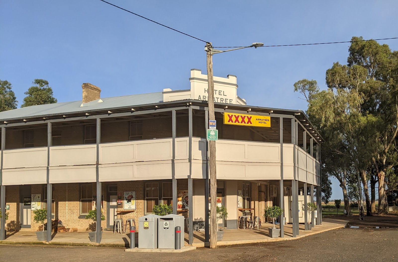 Armatree Hotel in Armatree - photo 1