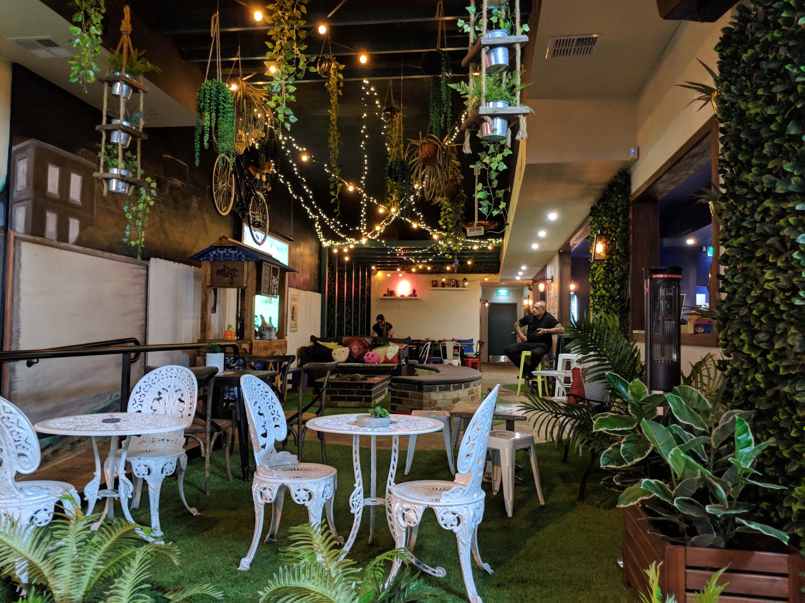 Bar 53 in Canley Vale - photo 3