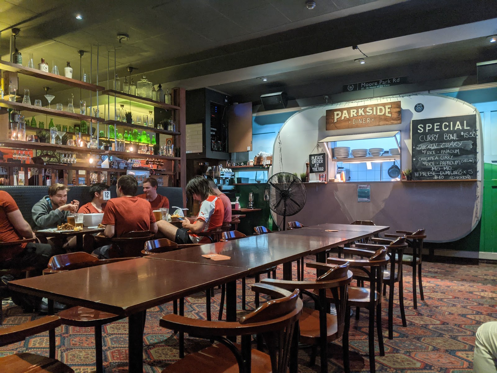Bat and Ball Hotel in Redfern - photo 4