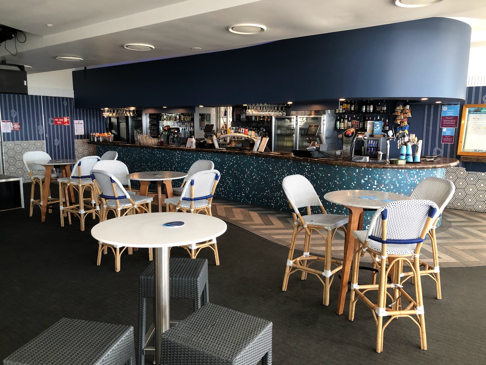 Beach Hotel in Merewether - photo 2
