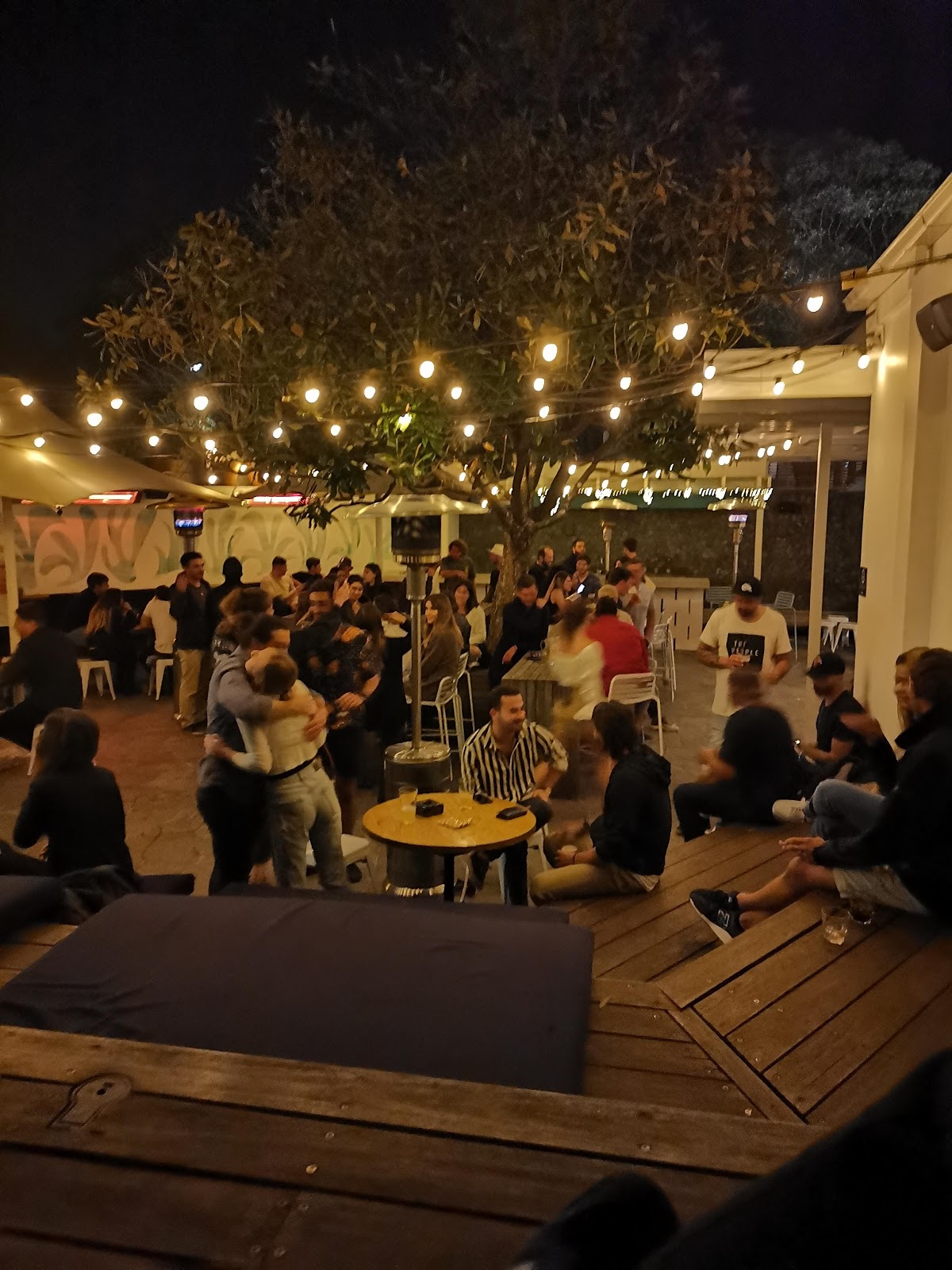 Beach Road Hotel in Bondi Beach - photo 4
