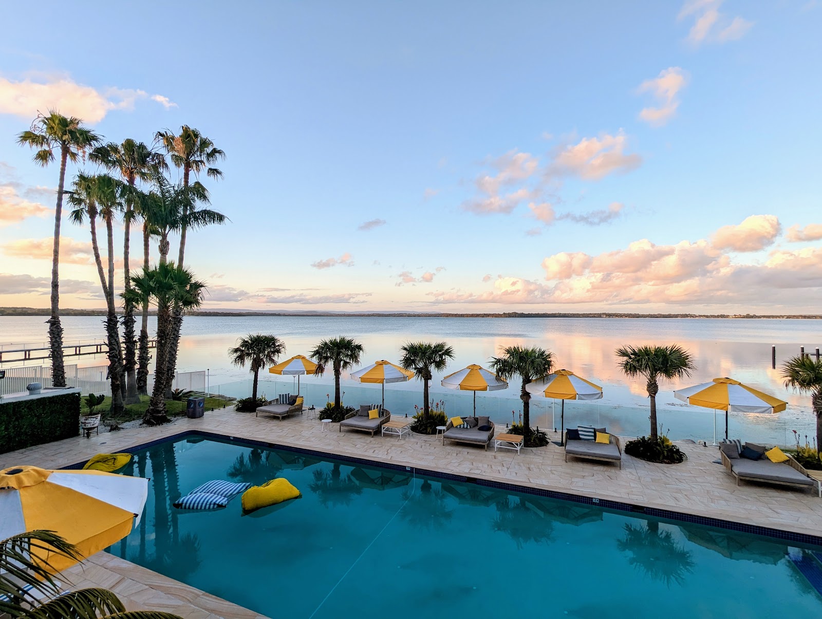 Beachcomber Hotel and Resort in Toukley - photo 3