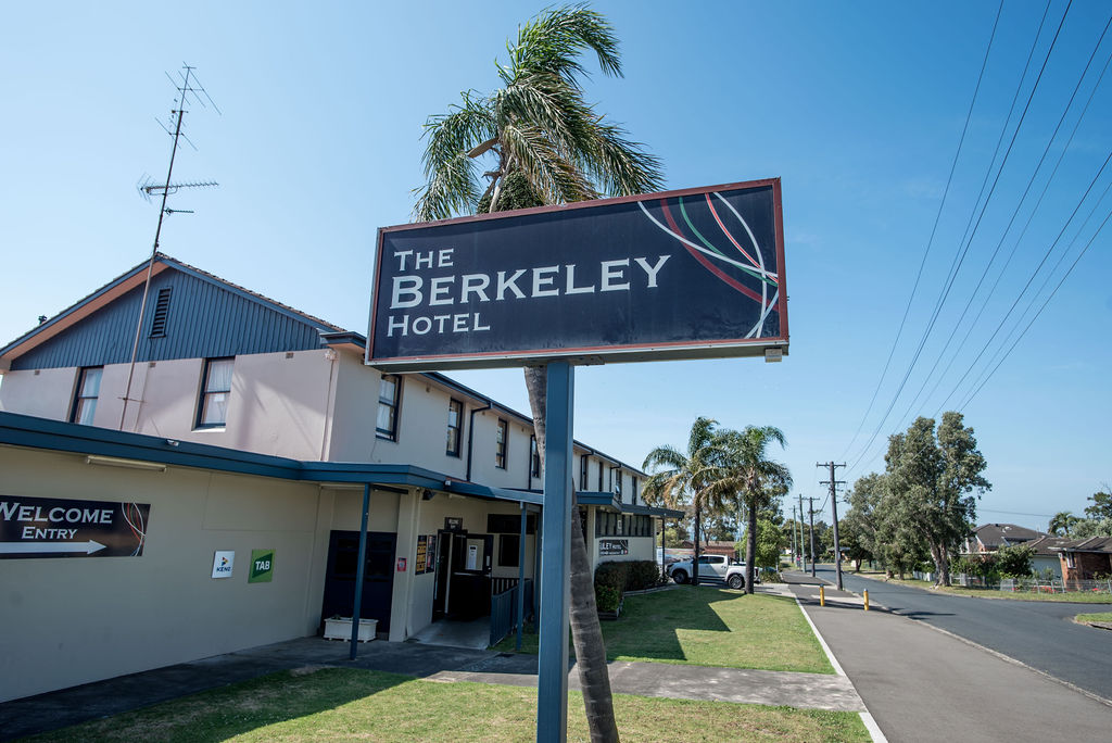 Berkeley Hotel in Berkeley - photo 1