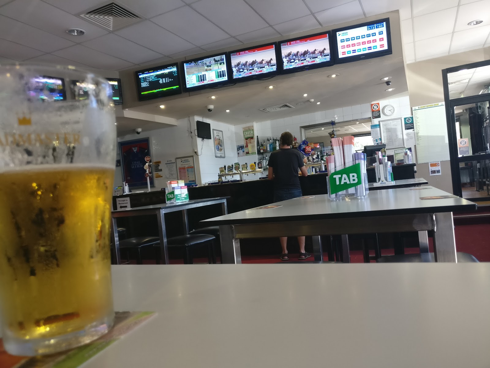 Blackbutt Hotel in New Lambton - photo 2