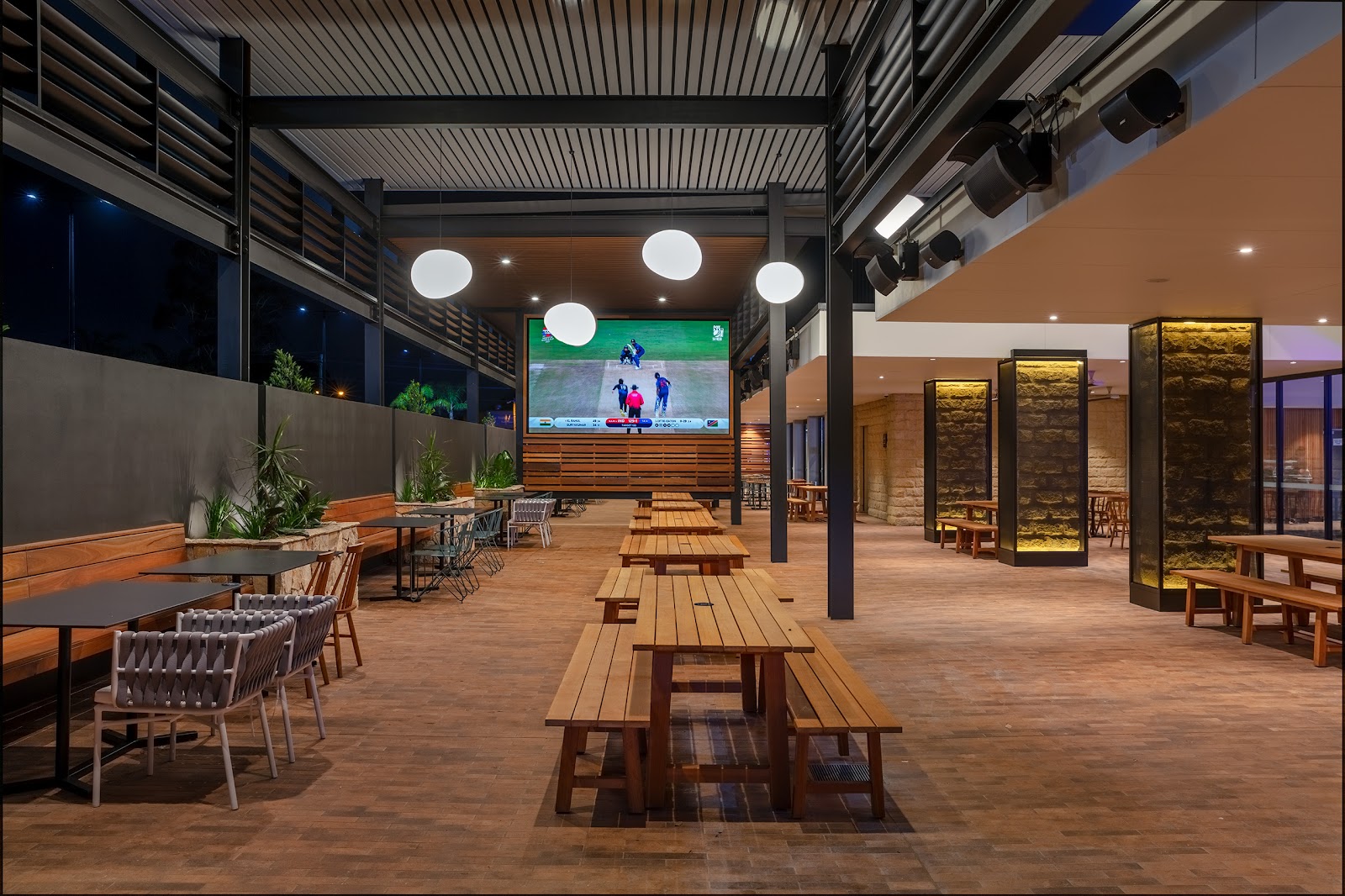 Blacktown Tavern in Blacktown - photo 5