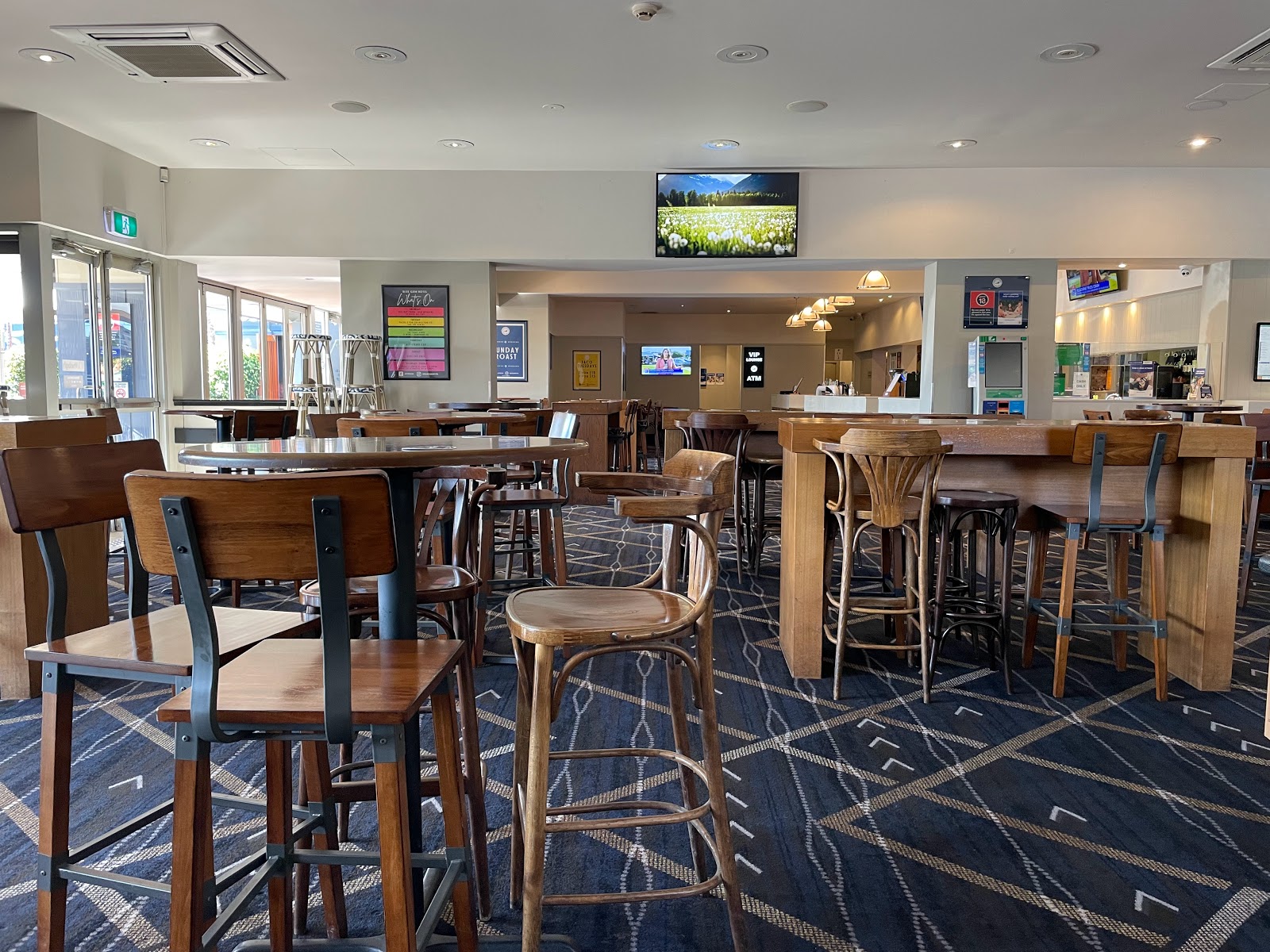 Blue Gum Hotel in Waitara - photo 1