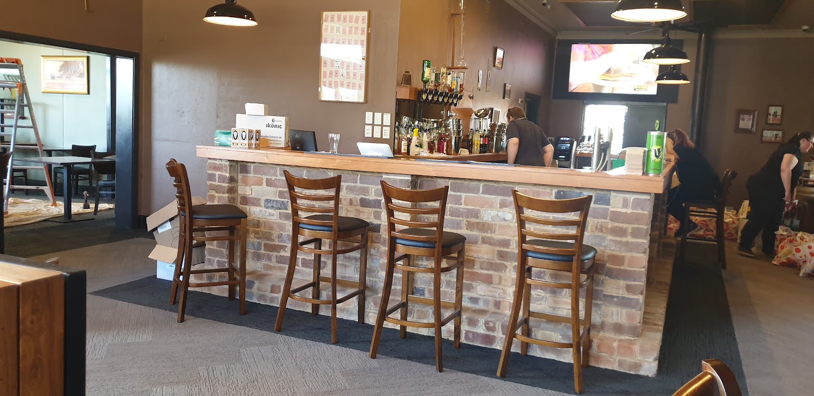 Bogan Gate Pub Pty Ltd in Bogan Gate - photo 1