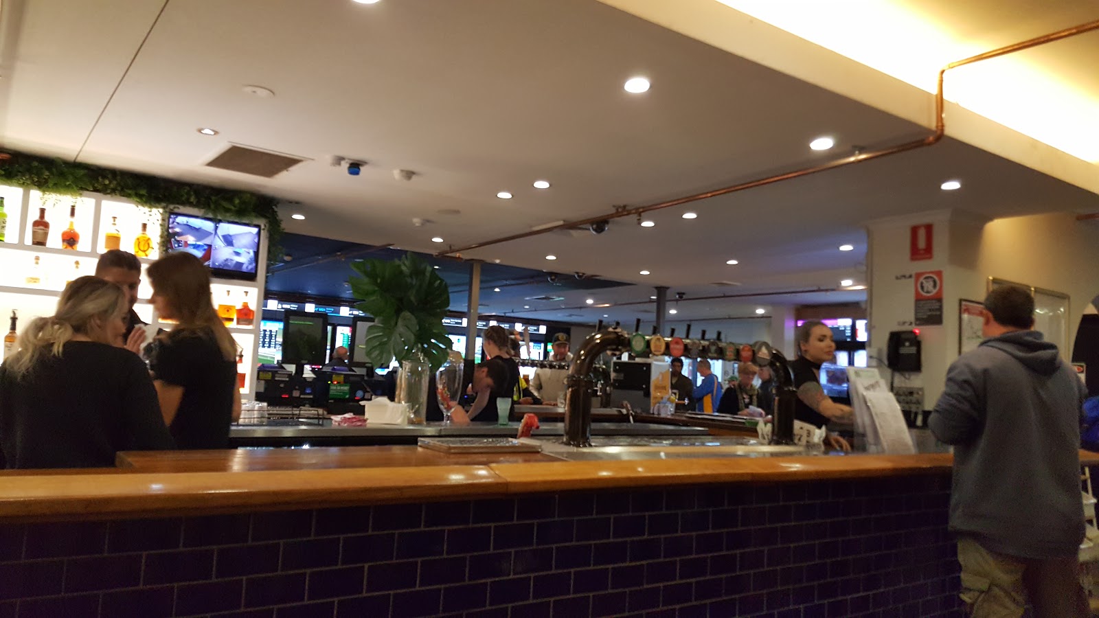 Bomaderry Hotel in Bomaderry - photo 2