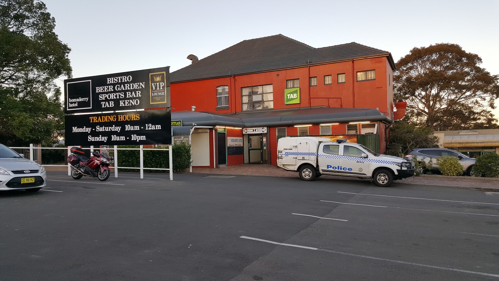 Bomaderry Hotel in Bomaderry - photo 1