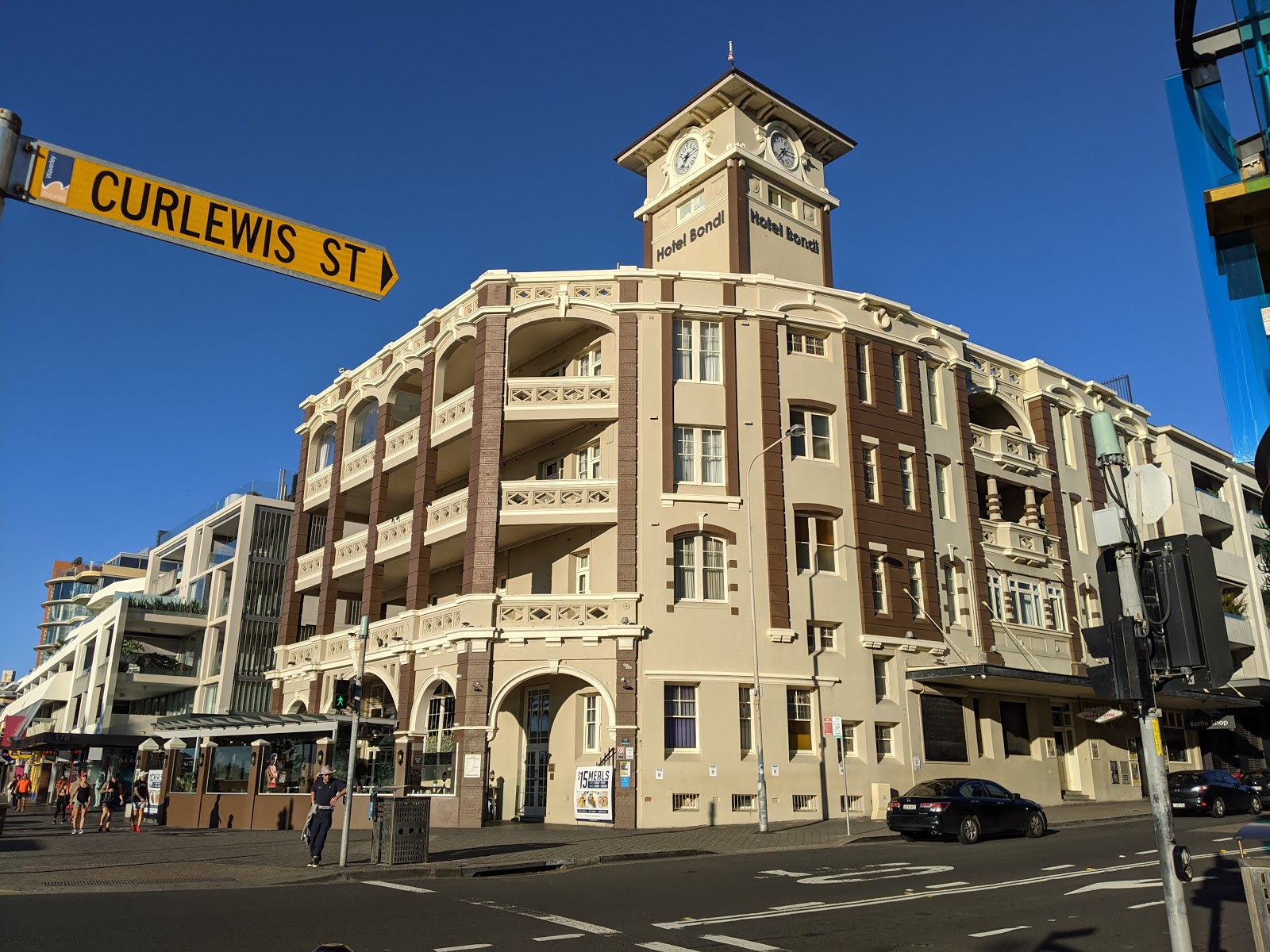 Bondi Hotel in Bondi Beach - photo 1