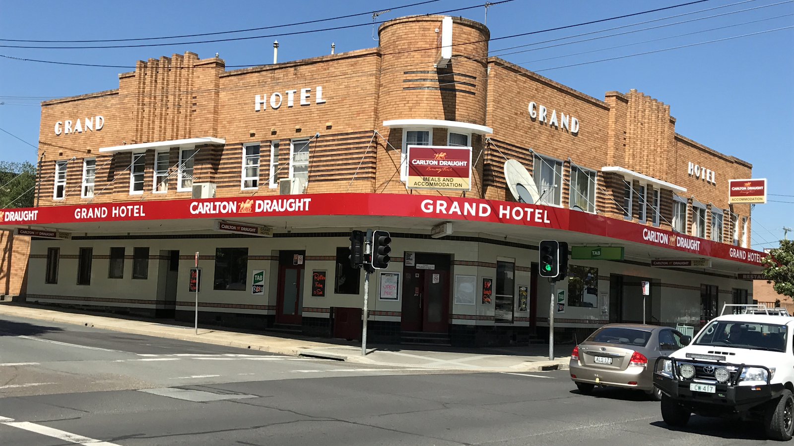 Browny's Bega Hotel in Bega - photo 1
