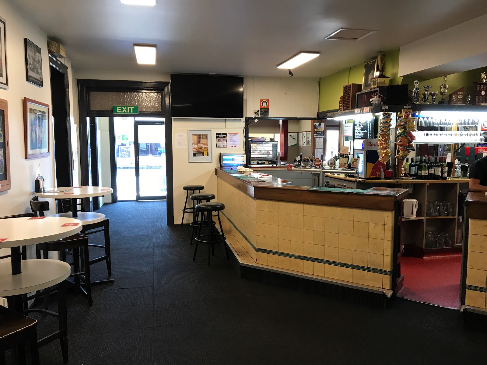 Browny's Bega Hotel in Bega - photo 2