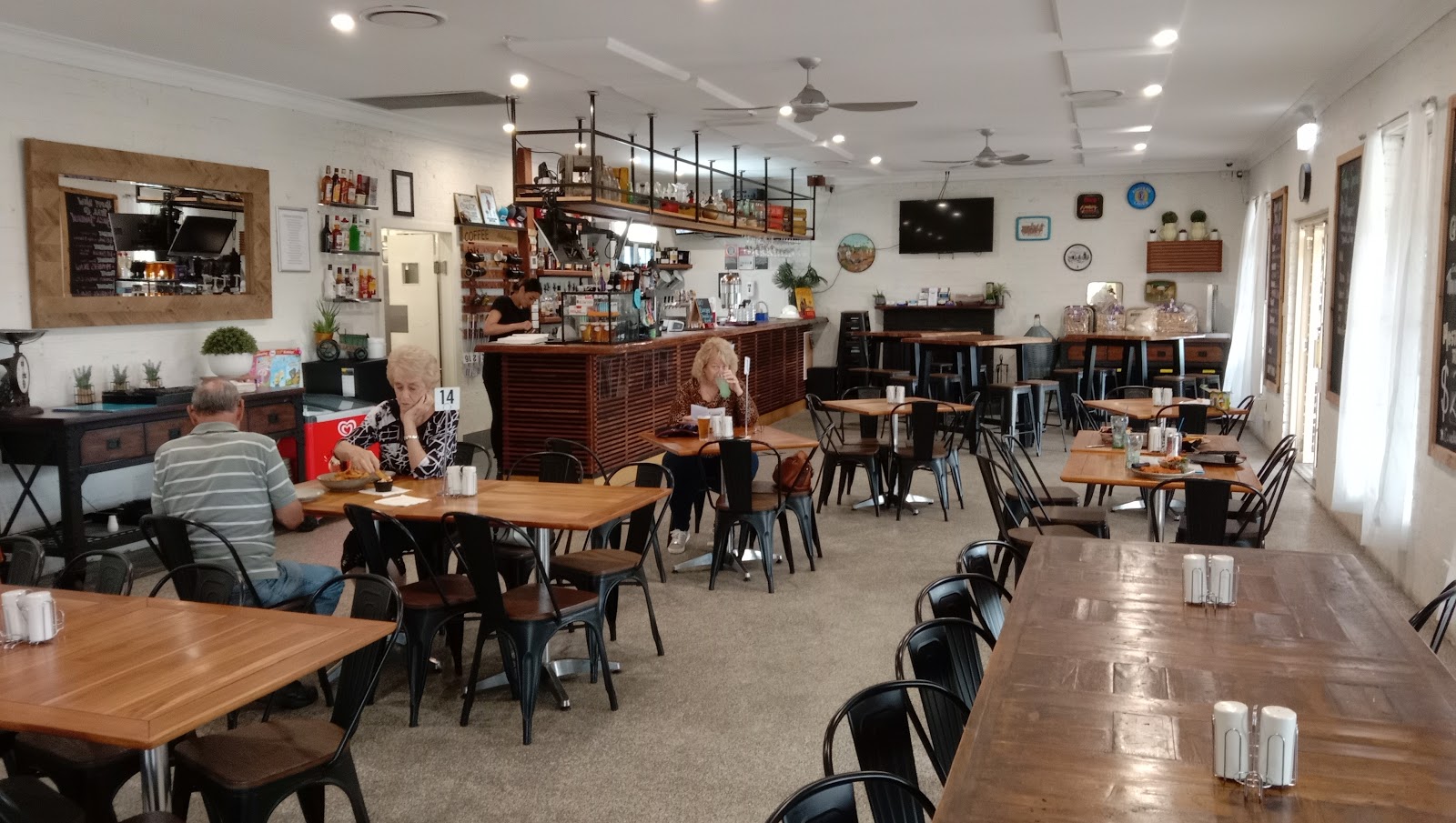 Bulga Tavern in Bulga - photo 3
