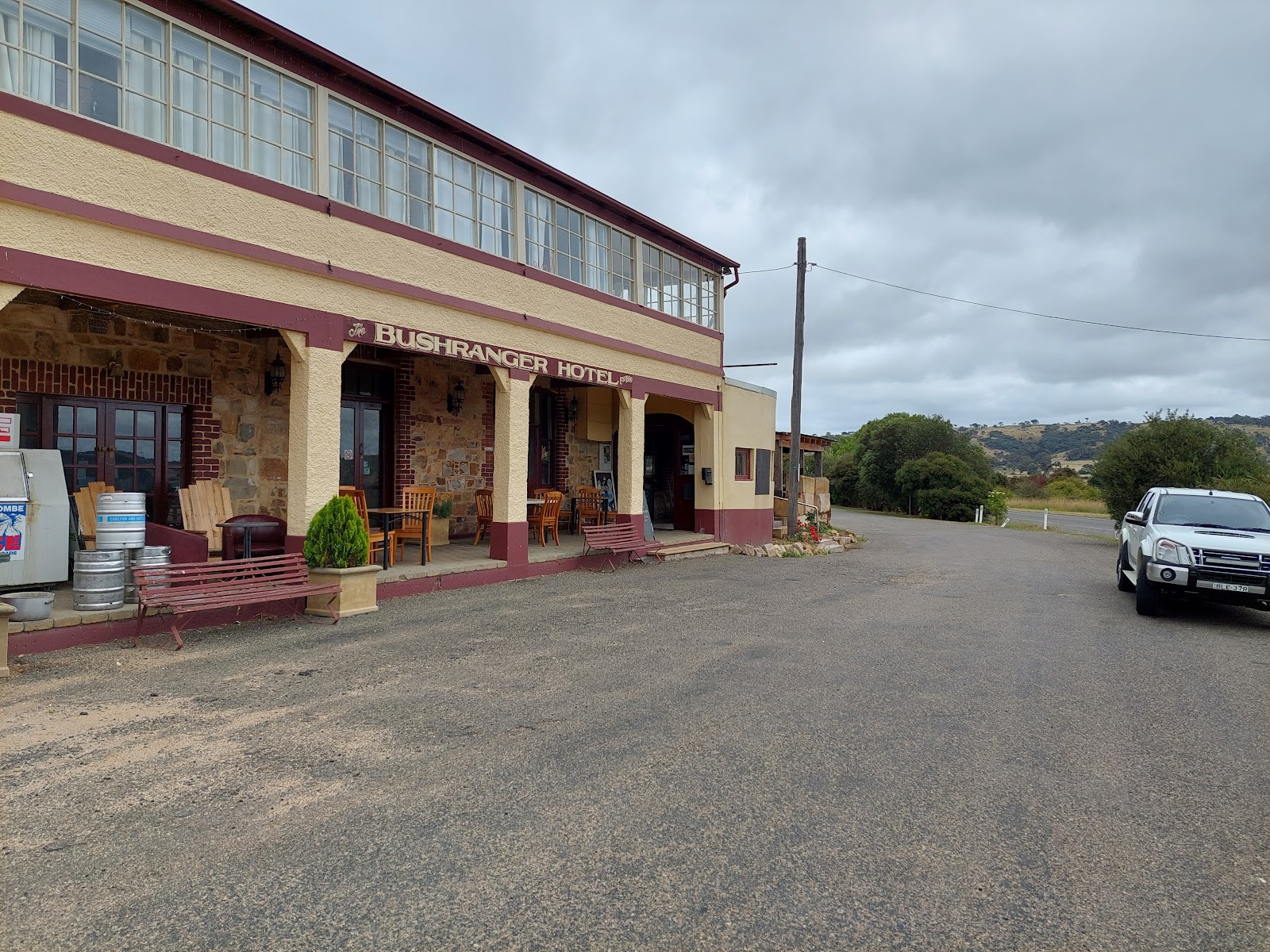 Bushranger Hotel in Collector - photo 2