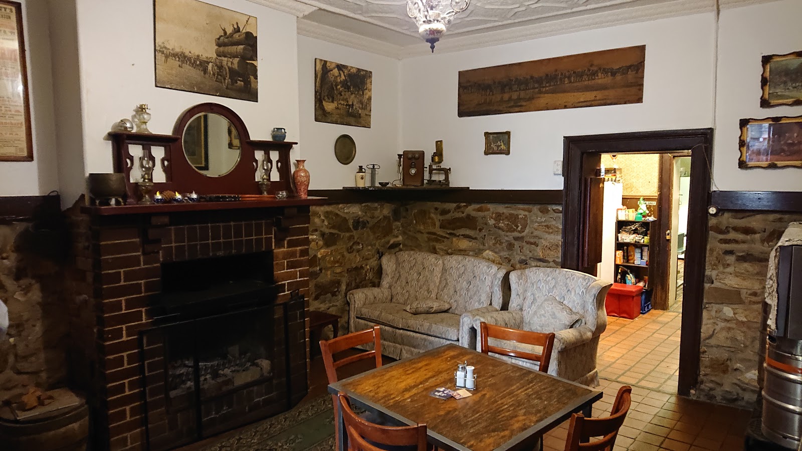 Bushranger Hotel in Collector - photo 7