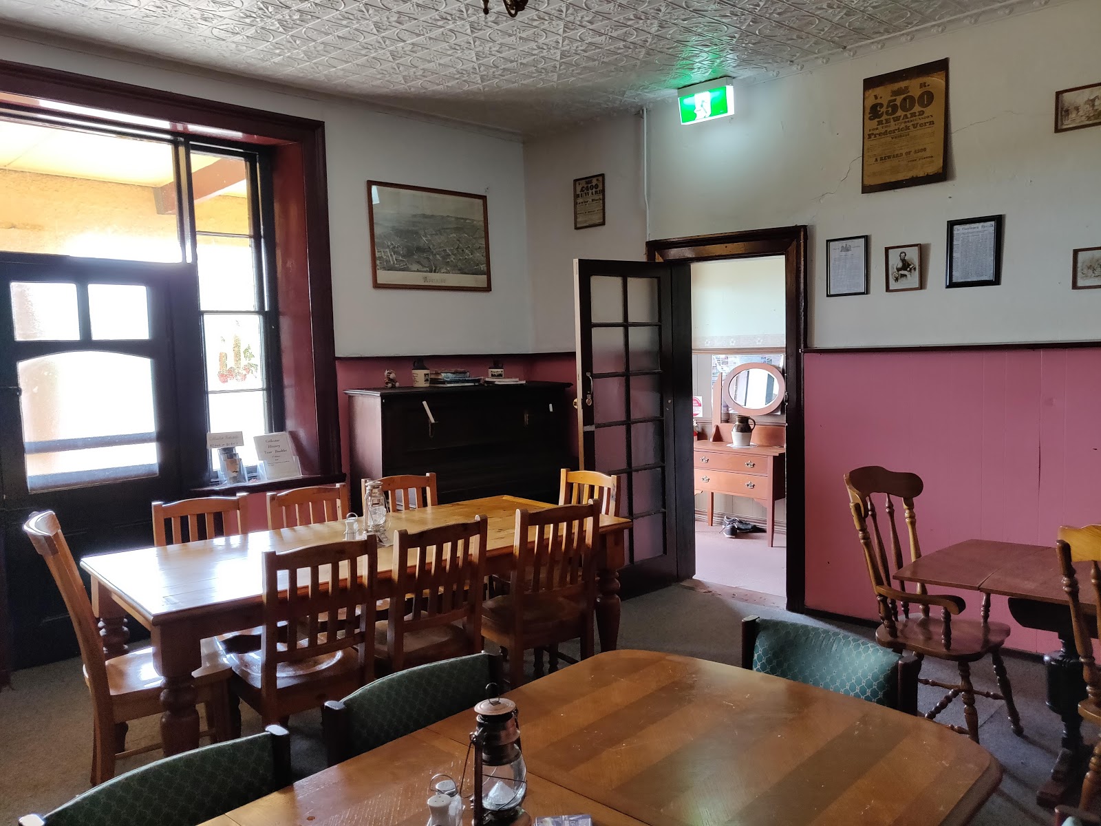 Bushranger Hotel in Collector - photo 5