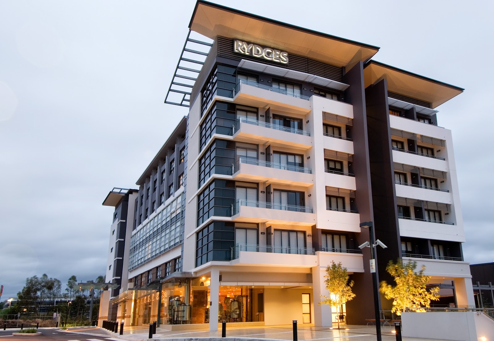 Campbelltown City Hotel in Campbelltown - photo 1