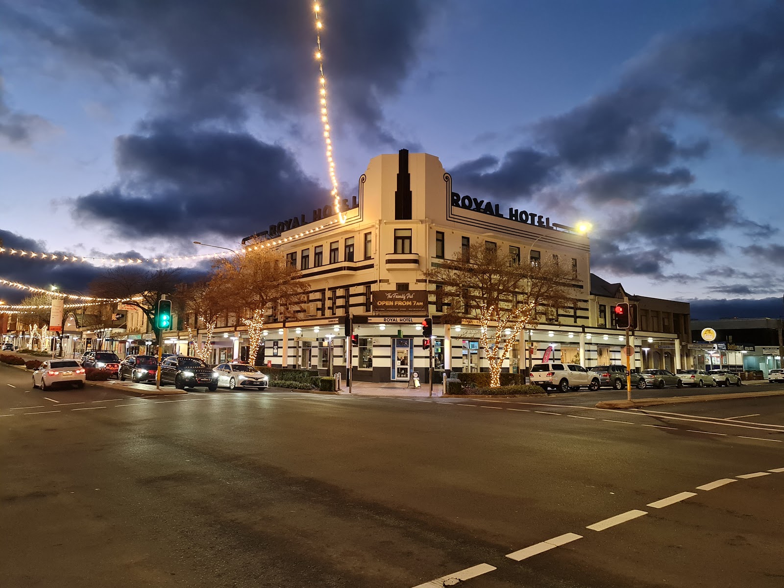 Canobolas Hotel in Orange - photo 1