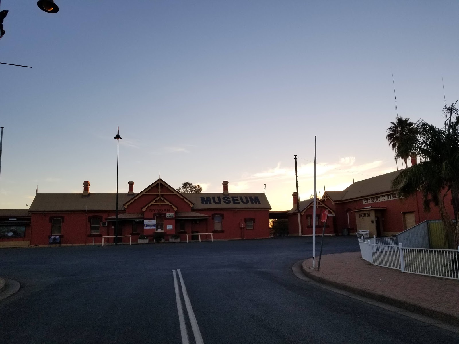 Canonbar Hotel in Nyngan - photo 3