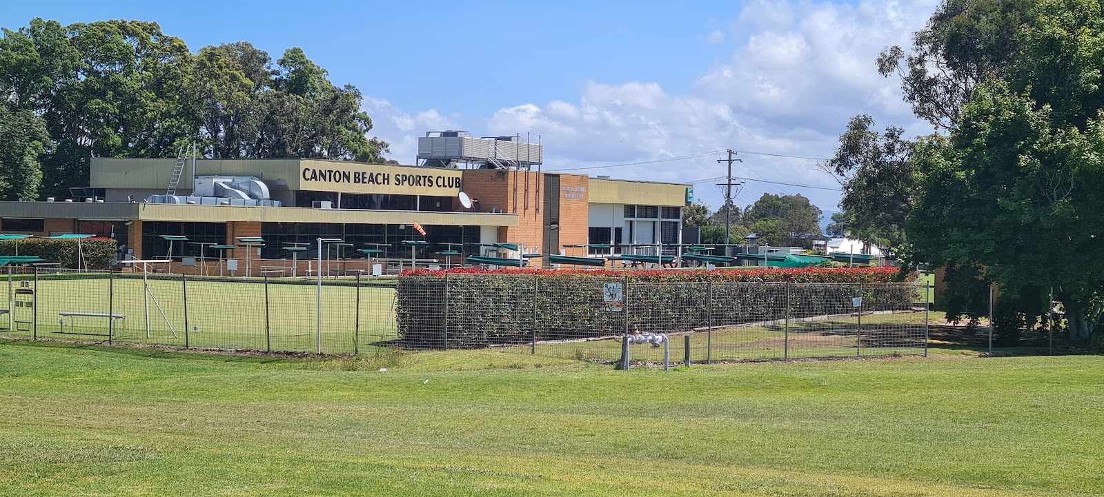 Canton Beach Sports Club in Toukley - photo 2