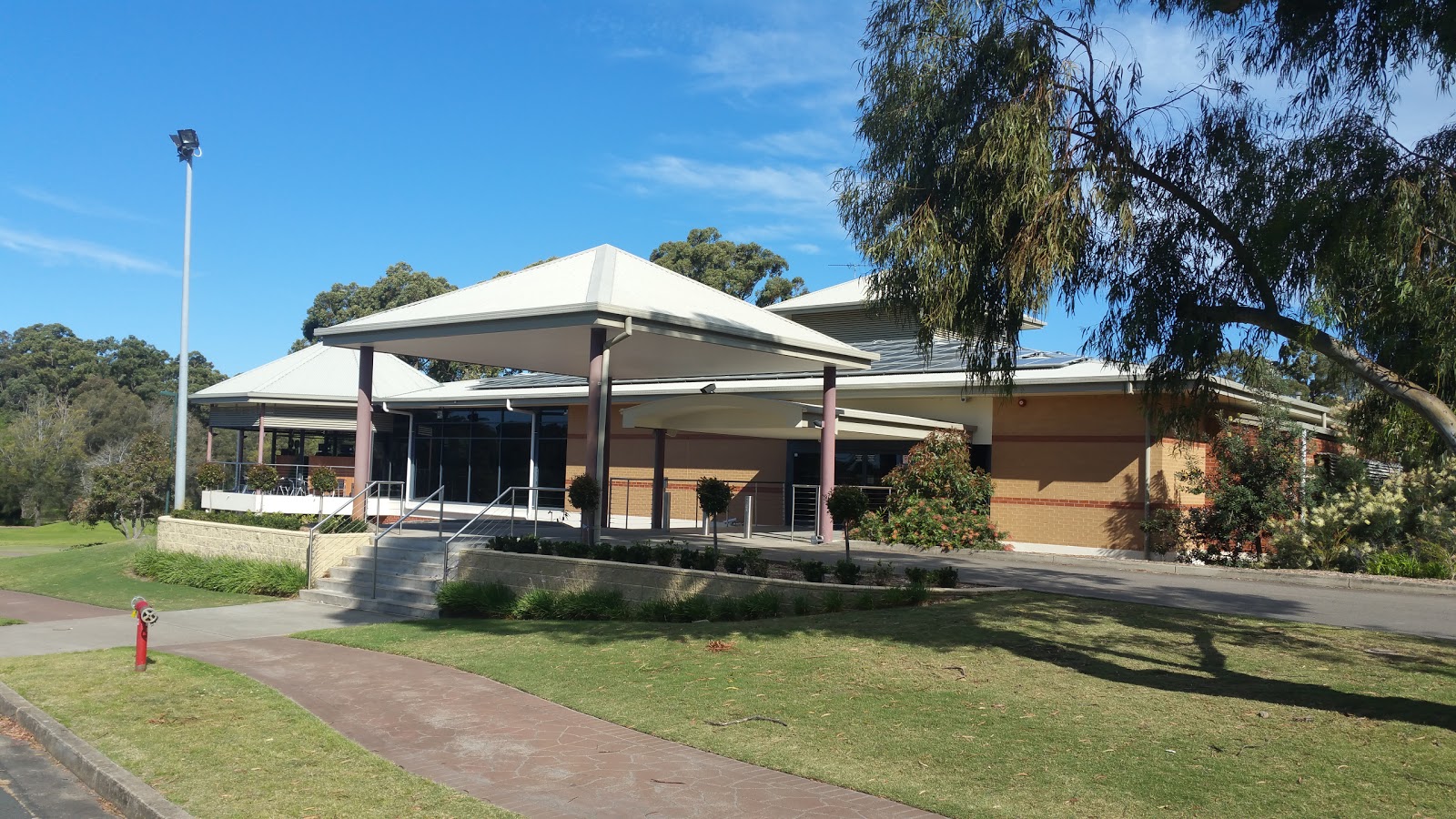 Carnarvon Golf Club in Berala - photo 1