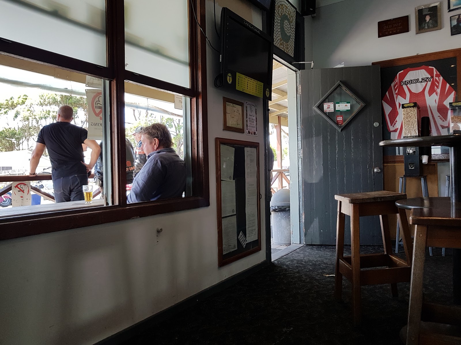 Catho Pub in Catherine Hill Bay - photo 6
