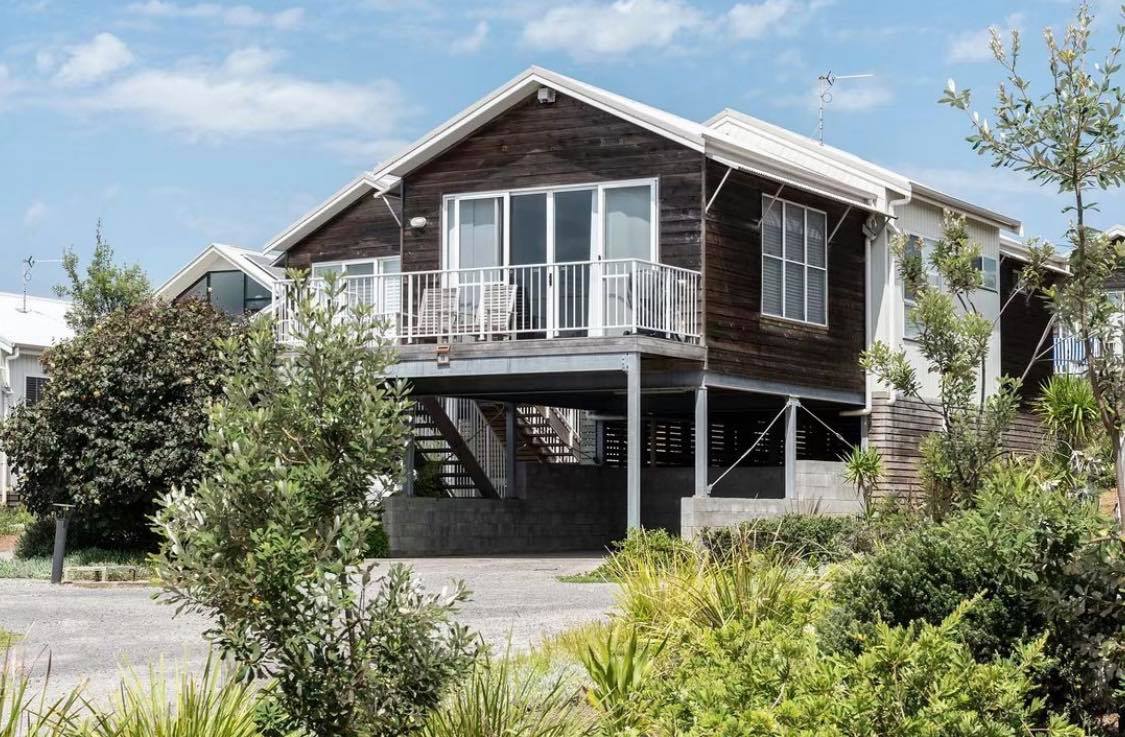 Caves Beach Hotel in Caves Beach - photo 2