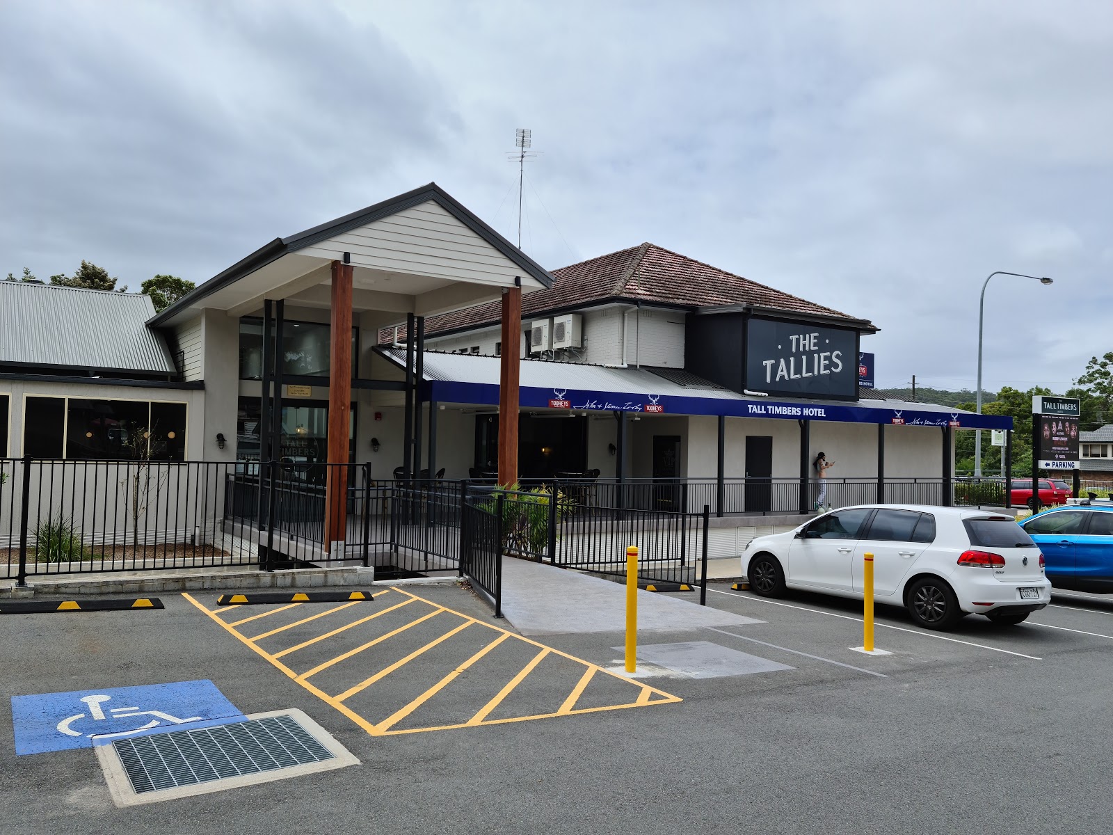 Cellarbrations at Tall Timbers Hotel in Ourimbah - photo 1