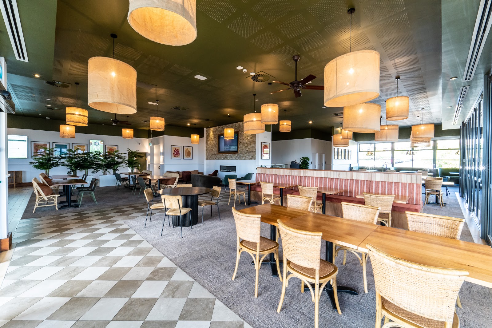 Central Hotel Shellharbour in Shellharbour City Centre - photo 3