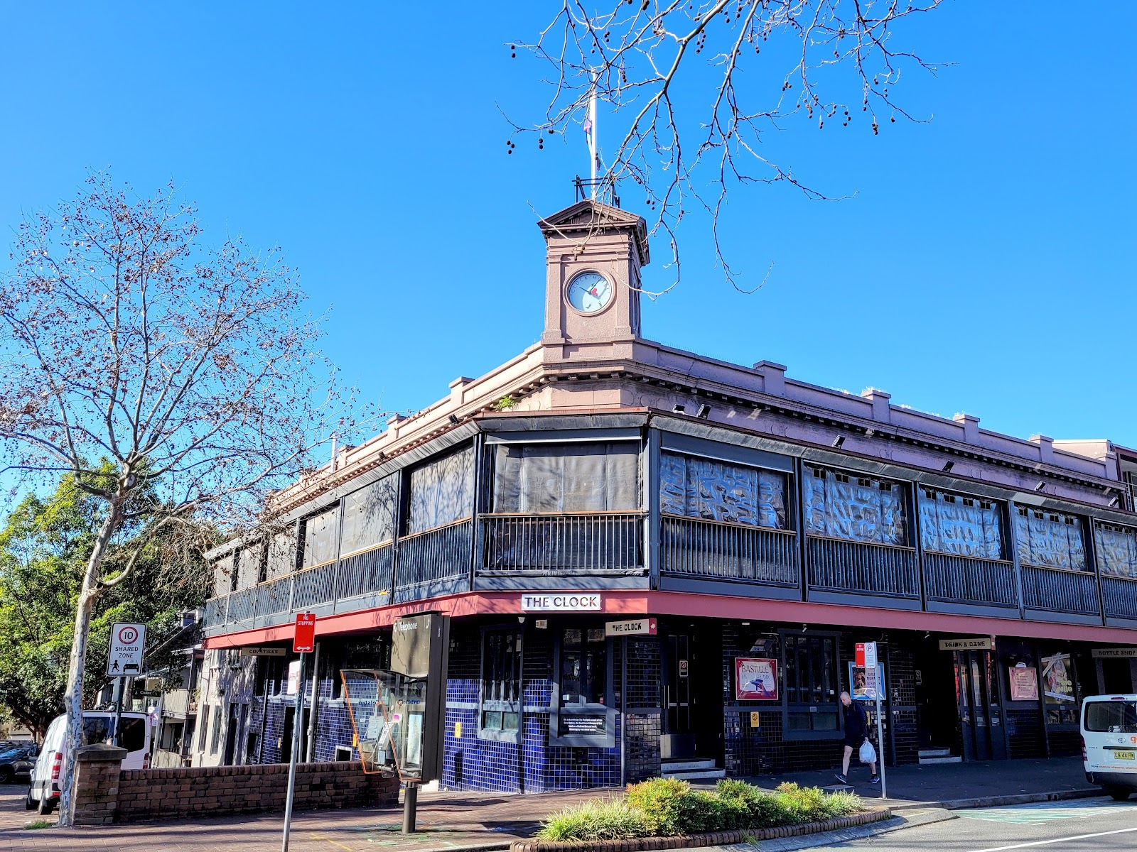 Clock Hotel in Surry Hills - photo 1