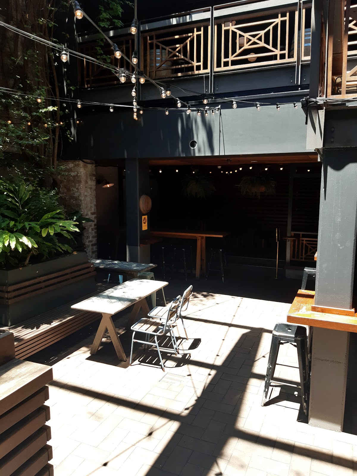 Clock Hotel in Surry Hills - photo 4