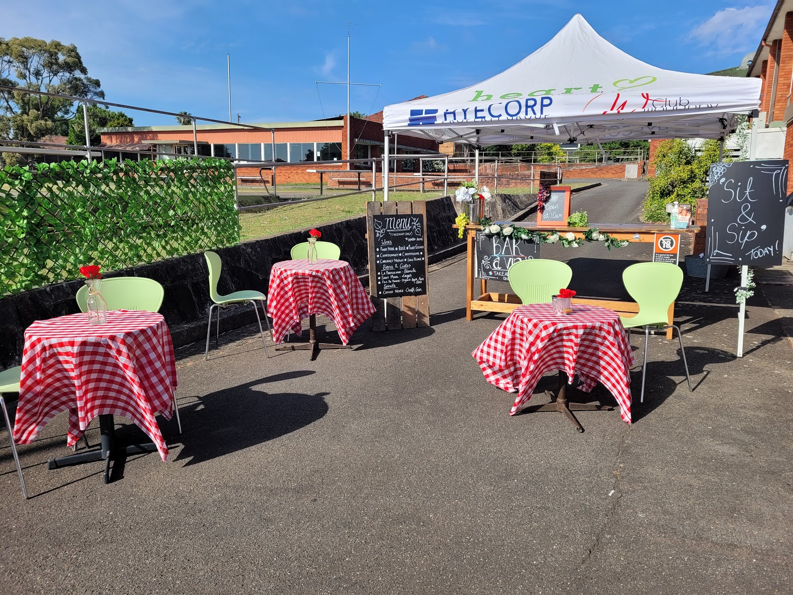 Club Willoughby in North Willoughby - photo 4