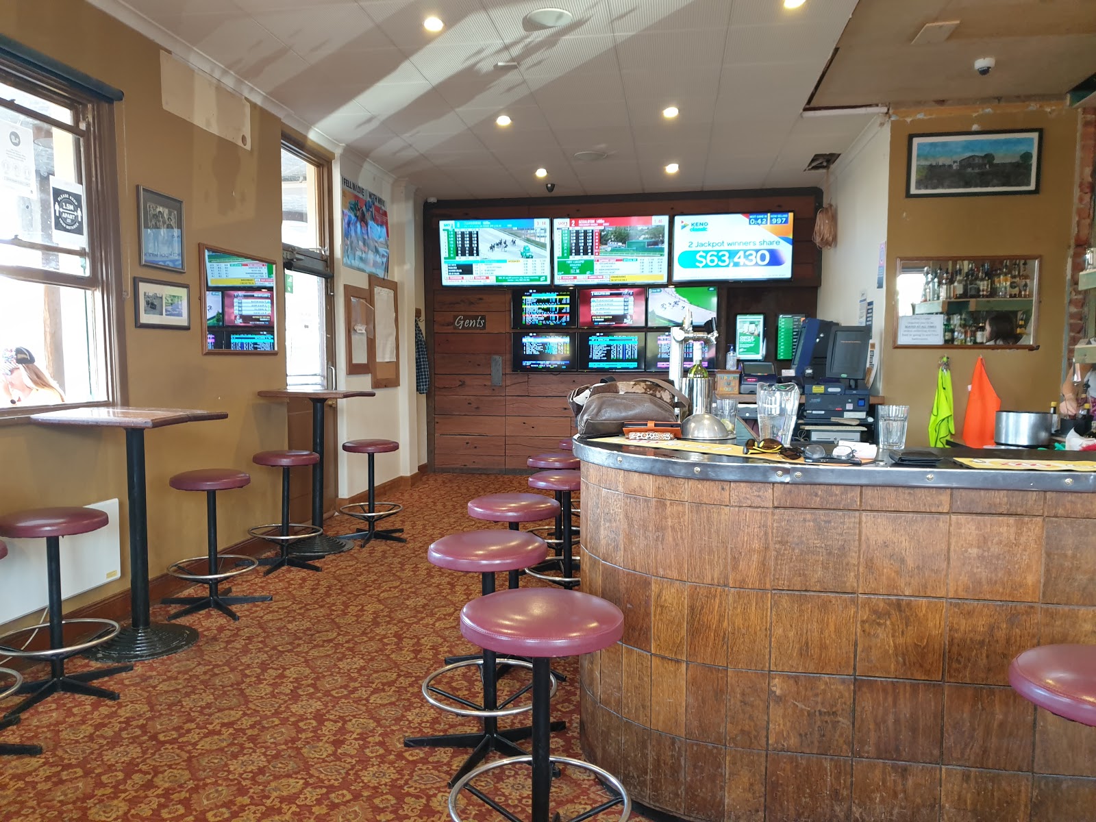 Coffeys Hotel in Cooma - photo 2