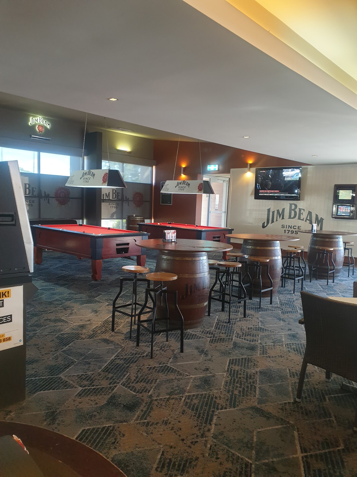 Colonial Hotel in Werrington - photo 1