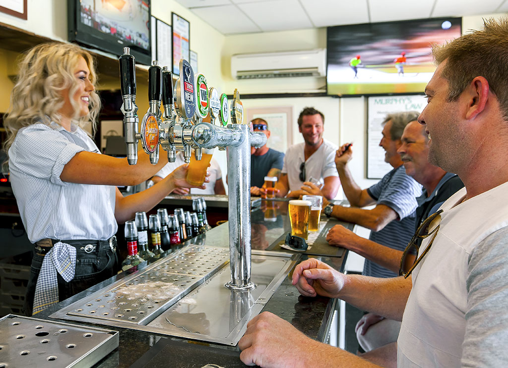 Commonwealth Hotel Newcastle in Cooks Hill - photo 5