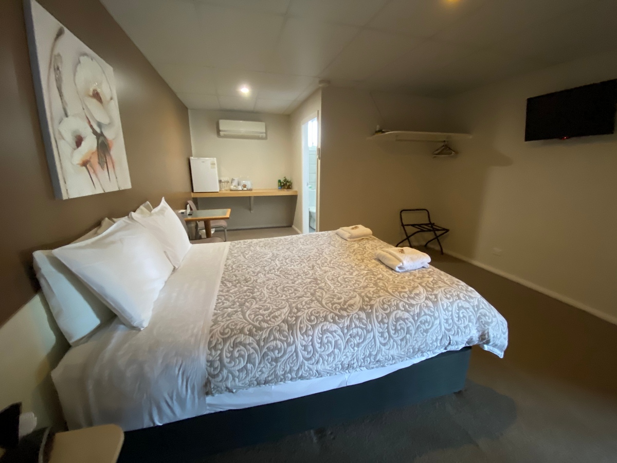 Condobolin Hotel Motel in Condobolin - photo 7