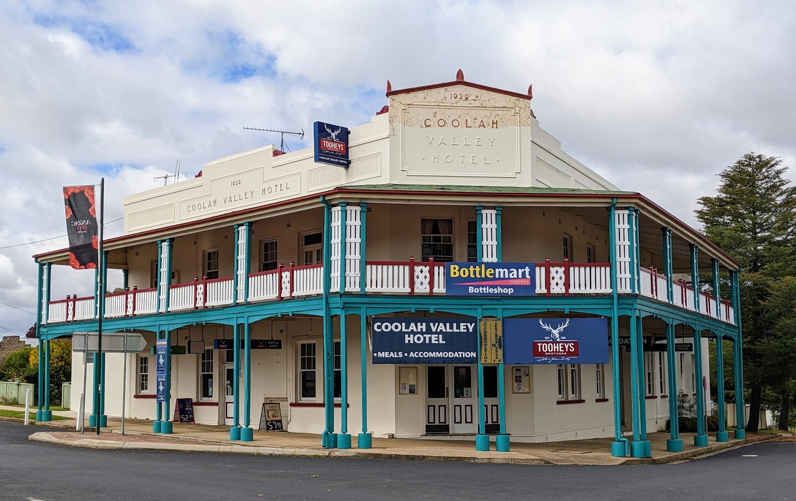Coolah Valley Hotel in Coolah - photo 1