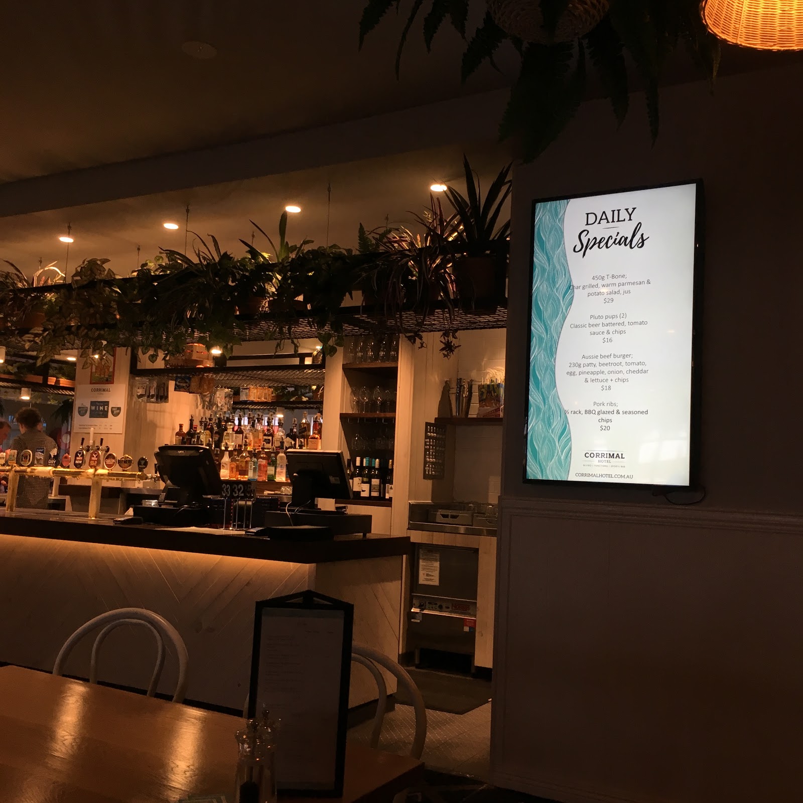 Corrimal Hotel in Corrimal - photo 4