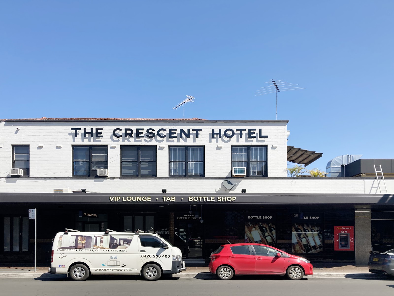 Crescent Tavern in Fairfield - photo 1