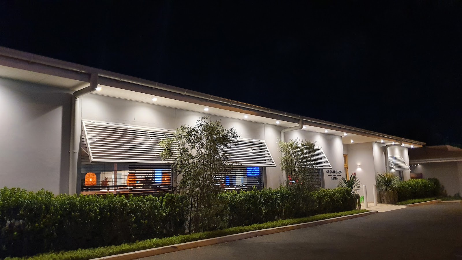 Cross Roads Hotel in Tomingley - photo 1
