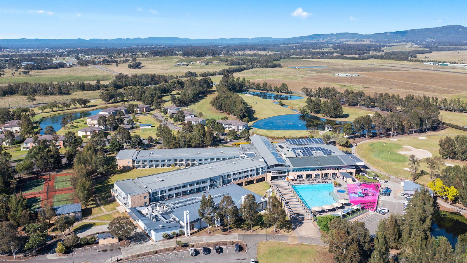 Crowne Plaza Hunter Valley in Lovedale - photo 1