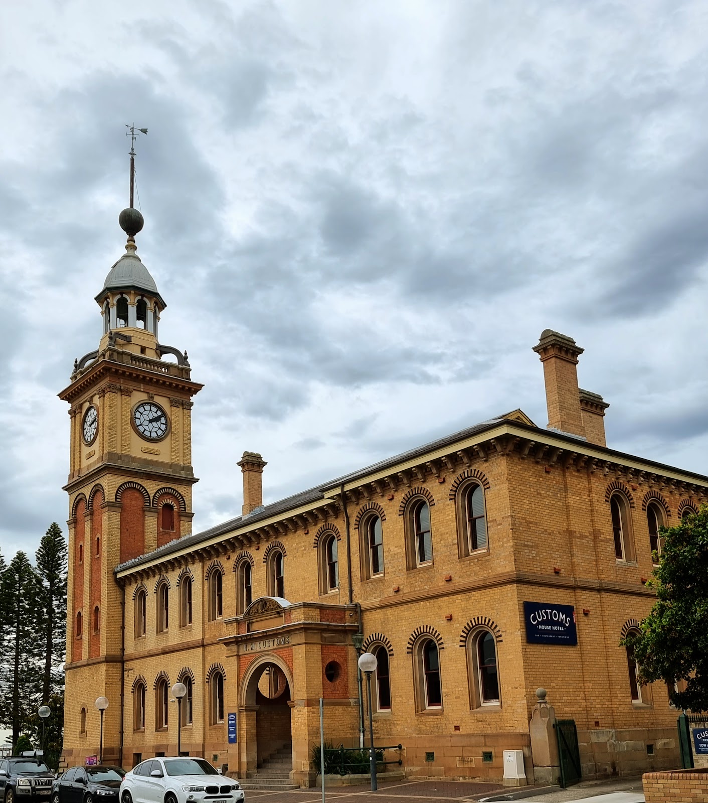 Customs House Hotel in Newcastle - photo 1