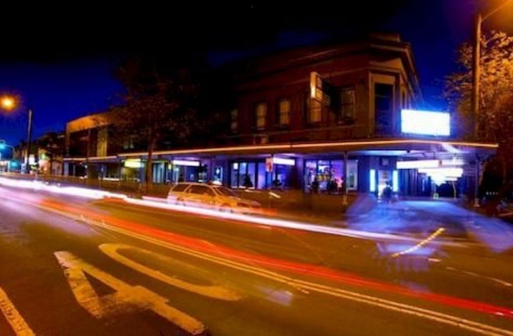 Delany Hotel in Cooks Hill - photo 1