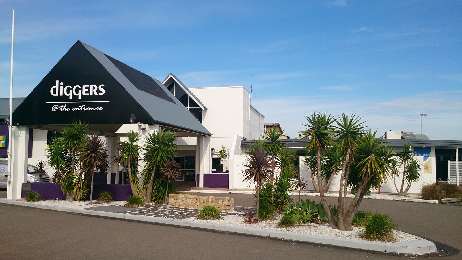 Diggers The Entrance in Long Jetty - photo 1